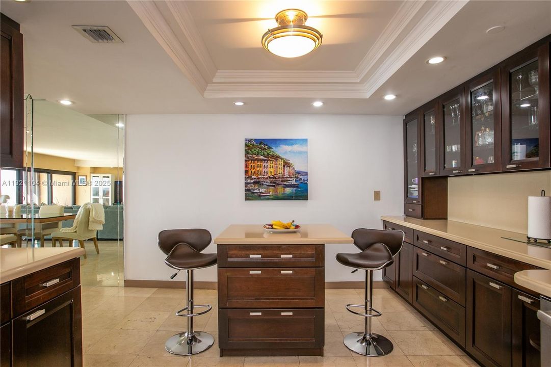 For Sale: $459,000 (2 beds, 3 baths, 1950 Square Feet)