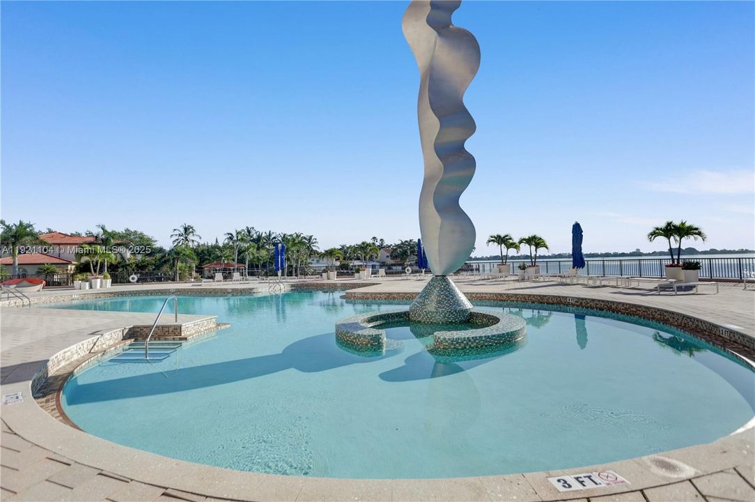 For Sale: $459,000 (2 beds, 3 baths, 1950 Square Feet)