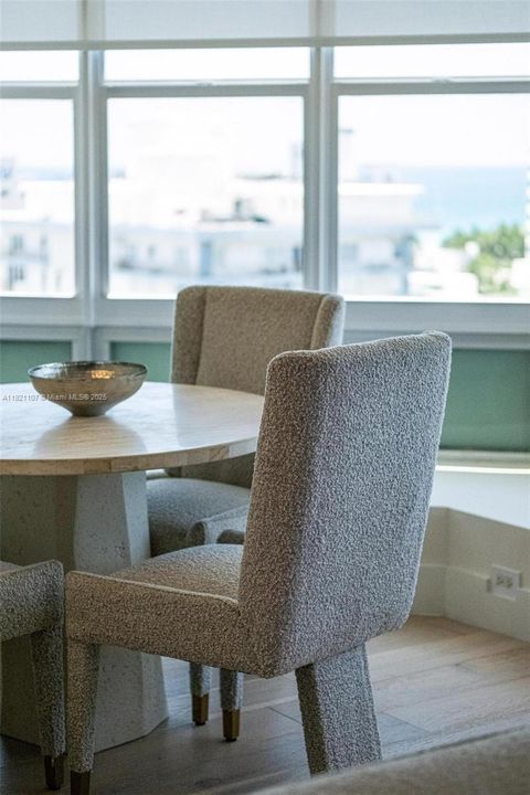 For Rent: $4,600 (2 beds, 2 baths, 940 Square Feet)