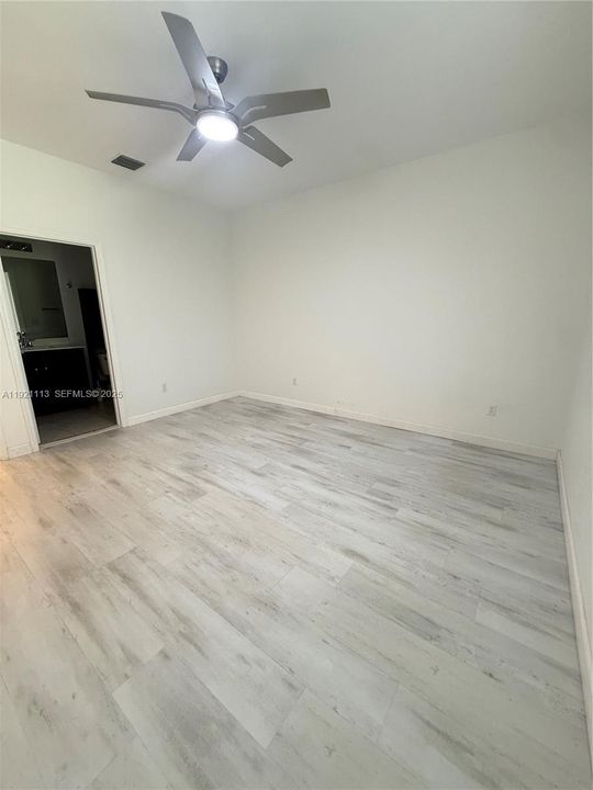 出租: $2,900 (3 贝兹, 2 浴室, 1496 平方英尺)