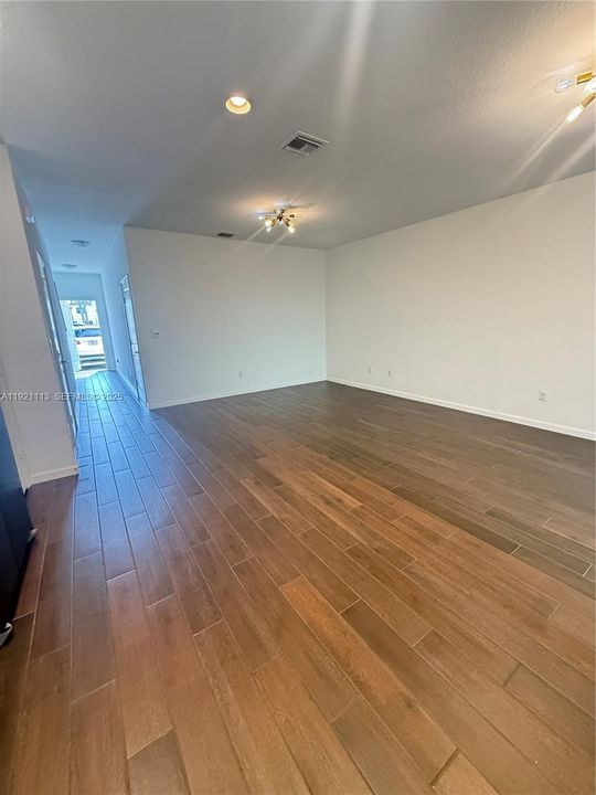 出租: $2,900 (3 贝兹, 2 浴室, 1496 平方英尺)