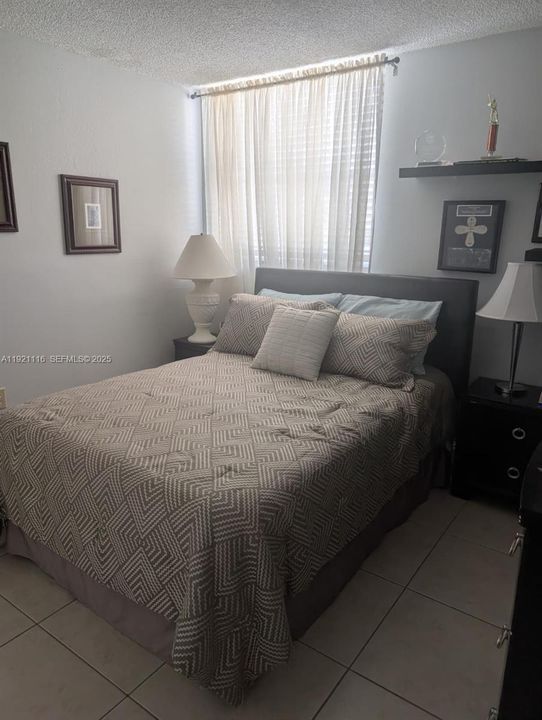 For Sale: $330,000 (3 beds, 2 baths, 1266 Square Feet)