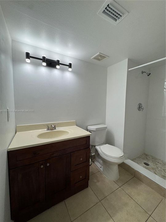 待售: $304,900 (2 贝兹, 2 浴室, 1231 平方英尺)