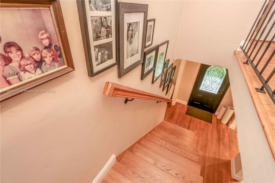 出租: $6,800 (3 贝兹, 3 浴室, 2008 平方英尺)