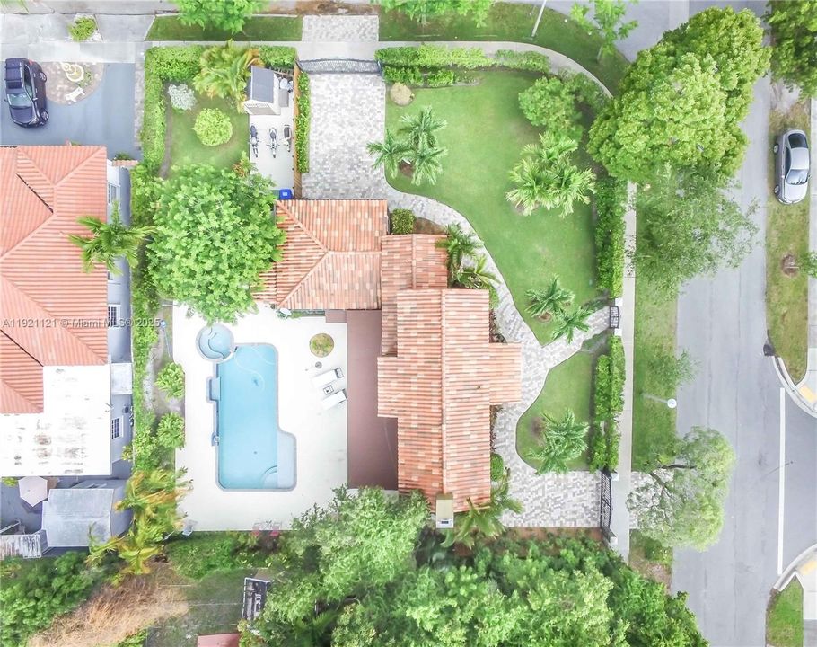 出租: $6,800 (3 贝兹, 3 浴室, 2008 平方英尺)