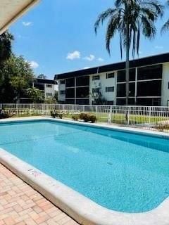 В аренду: $1,950 (2 спален, 2 ванн, 990 Квадратных фут)