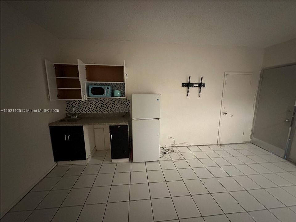 В аренду: $1,150 (0 спален, 1 ванн, 320 Квадратных фут)