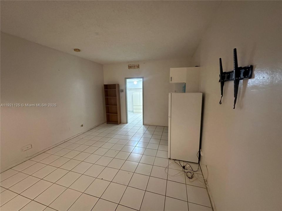 В аренду: $1,150 (0 спален, 1 ванн, 320 Квадратных фут)