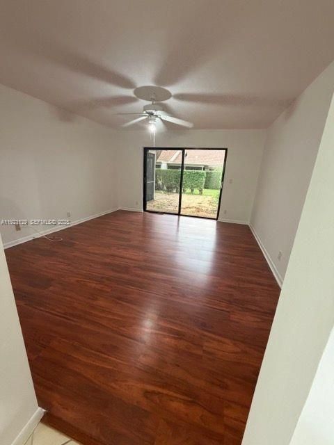 Active With Contract: $2,950 (3 beds, 2 baths, 1514 Square Feet)