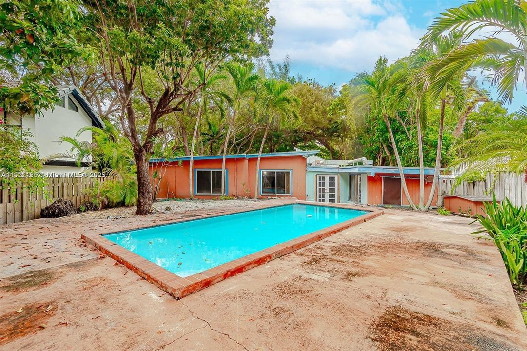 Под контрактом: $5,000 (3 спален, 2 ванн, 2096 Квадратных фут)