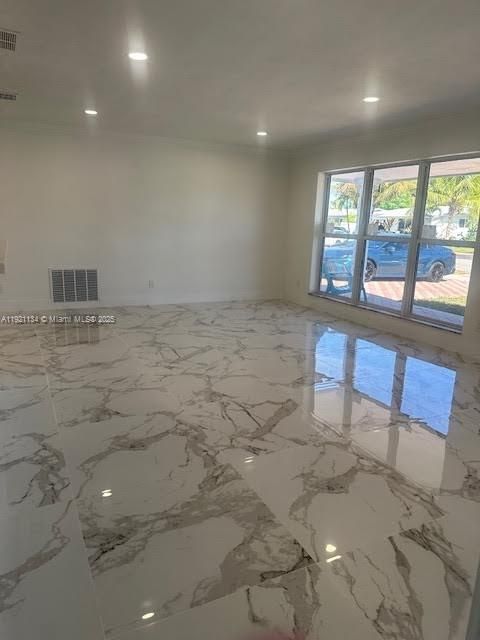 待售: $610,000 (4 贝兹, 2 浴室, 1765 平方英尺)