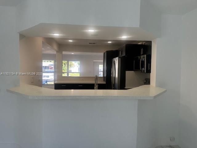 待售: $610,000 (4 贝兹, 2 浴室, 1765 平方英尺)