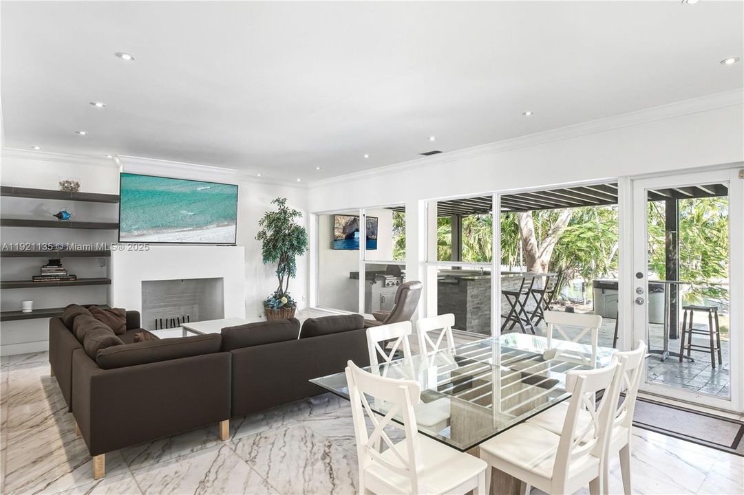 待售: $2,799,000 (4 贝兹, 4 浴室, 2552 平方英尺)