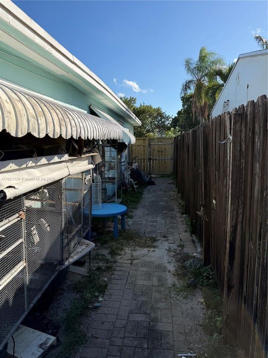 В аренду: $1,300 (0 спален, 1 ванн, 3562 Квадратных фут)