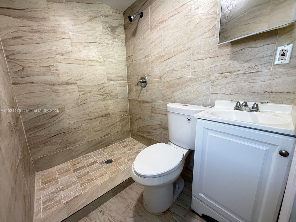 В аренду: $1,300 (0 спален, 1 ванн, 3562 Квадратных фут)