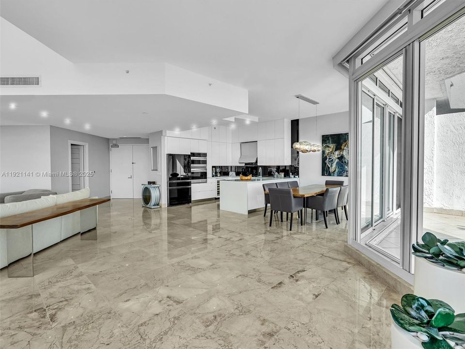 For Rent: $17,500 (3 beds, 3 baths, 3216 Square Feet)