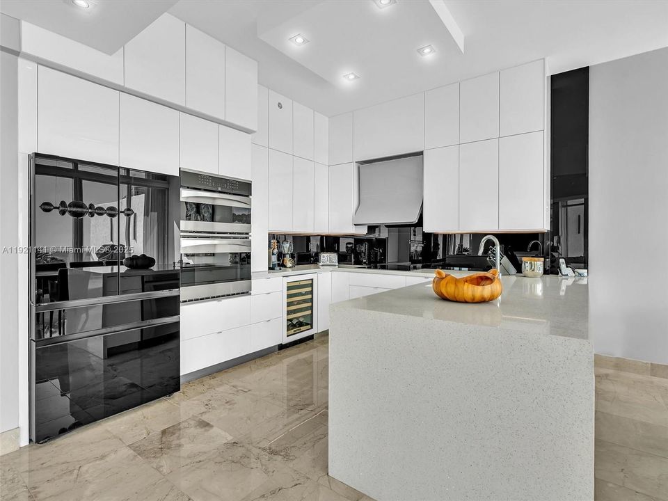 For Rent: $17,500 (3 beds, 3 baths, 3216 Square Feet)