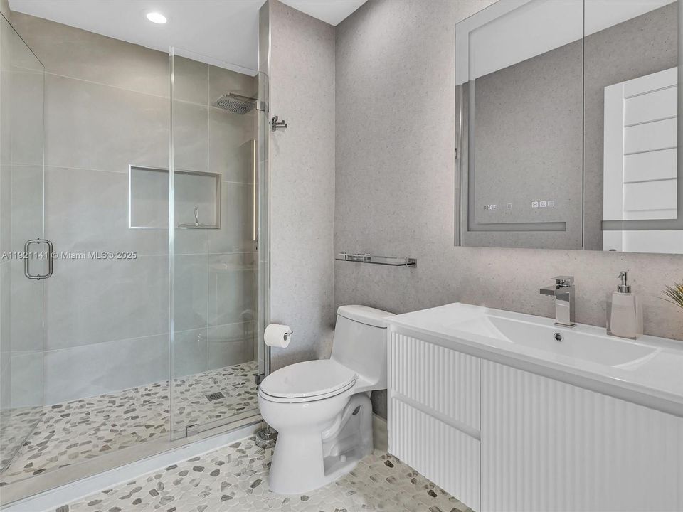 For Rent: $17,500 (3 beds, 3 baths, 3216 Square Feet)