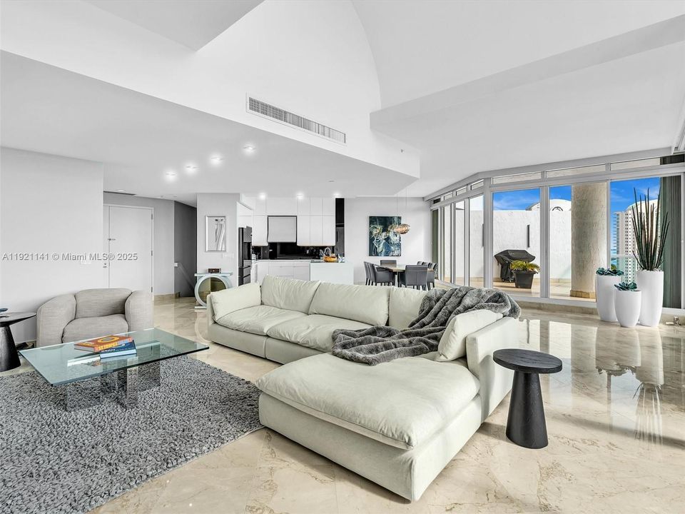 For Rent: $17,500 (3 beds, 3 baths, 3216 Square Feet)