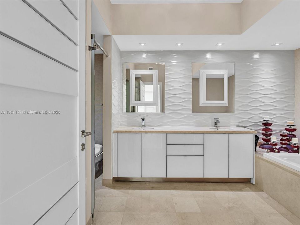 For Rent: $17,500 (3 beds, 3 baths, 3216 Square Feet)