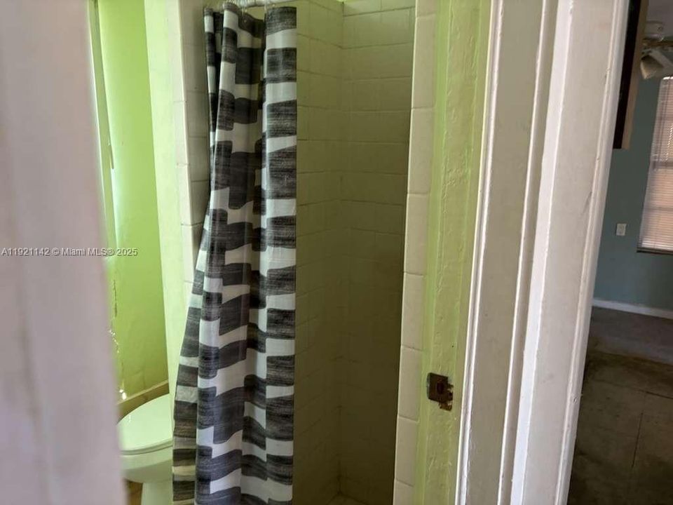 待售: $320,000 (2 贝兹, 1 浴室, 1182 平方英尺)