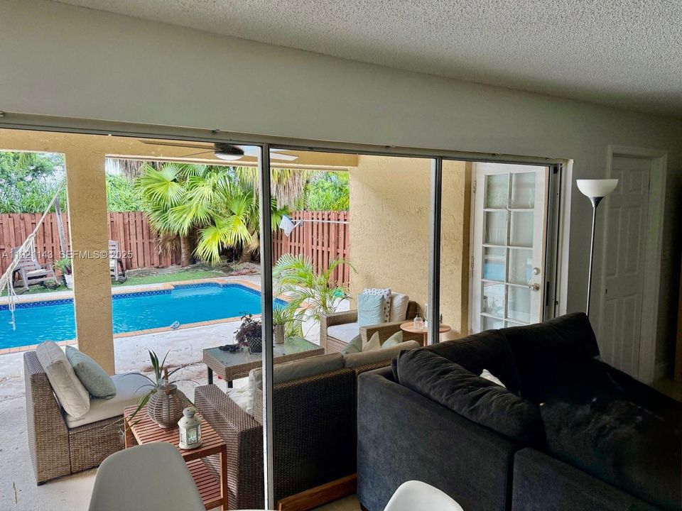 For Sale: $695,000 (4 beds, 3 baths, 2489 Square Feet)