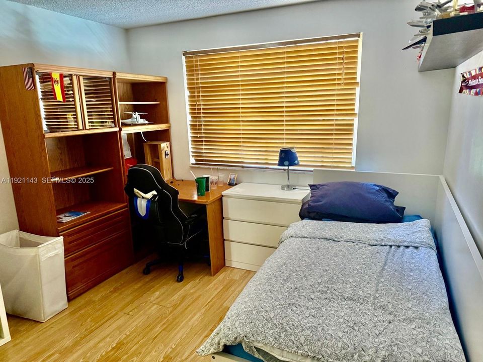 For Sale: $695,000 (4 beds, 3 baths, 2489 Square Feet)