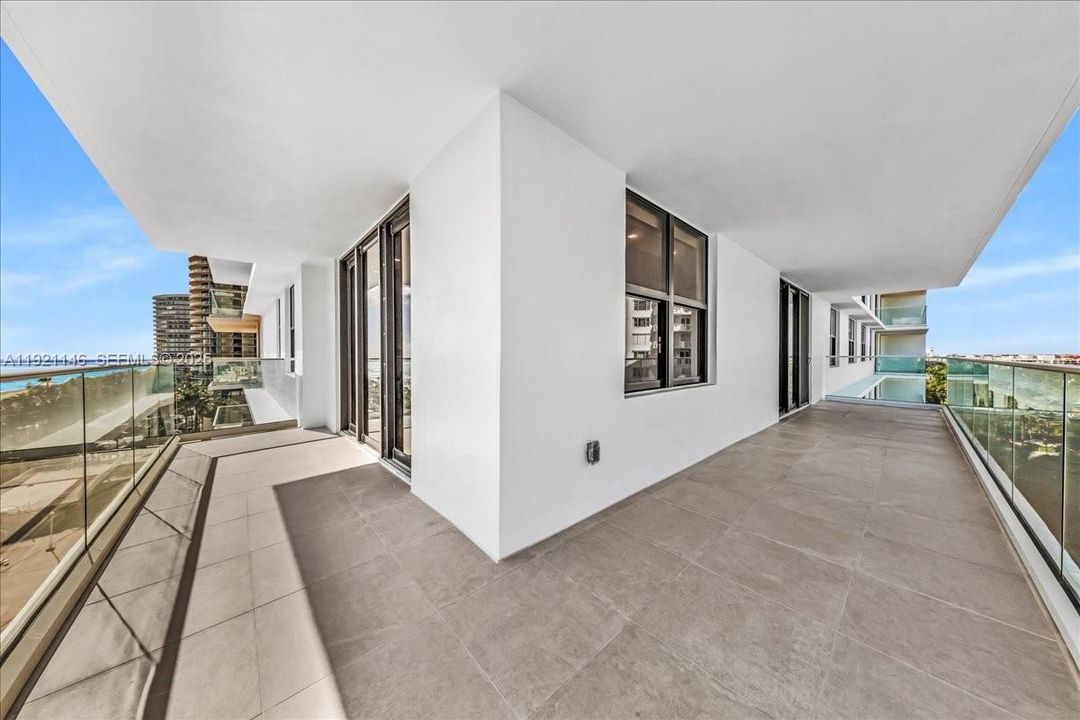 For Sale: $3,100,000 (3 beds, 2 baths, 1983 Square Feet)