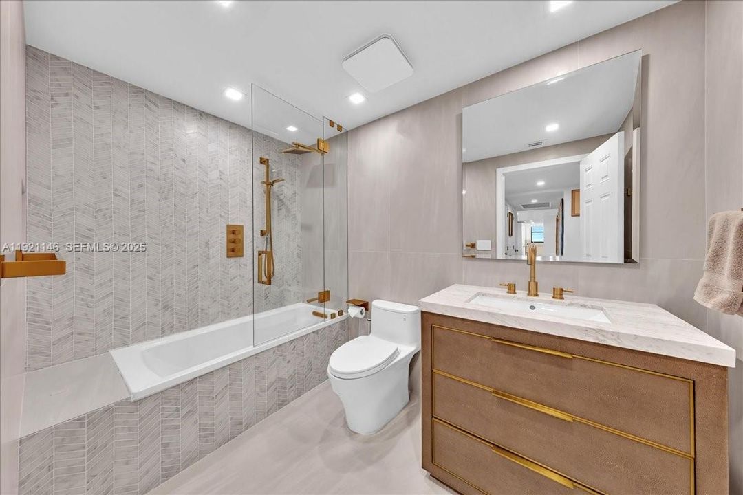 For Sale: $3,100,000 (3 beds, 2 baths, 1983 Square Feet)