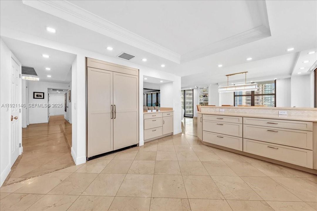 For Sale: $3,100,000 (3 beds, 2 baths, 1983 Square Feet)