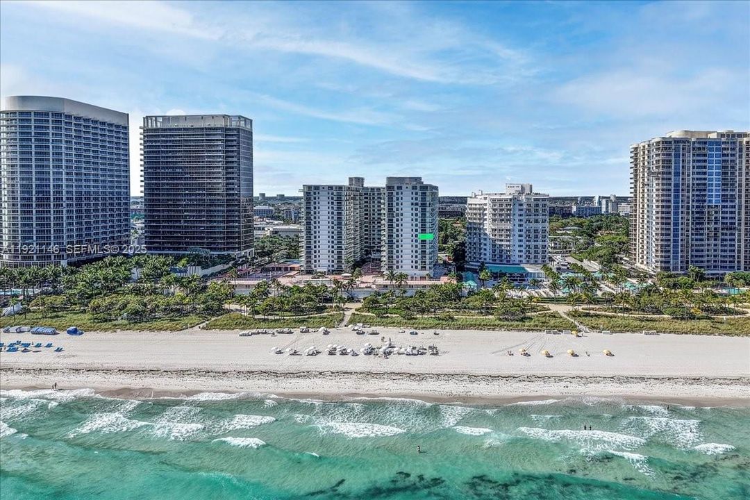 For Sale: $3,100,000 (3 beds, 2 baths, 1983 Square Feet)