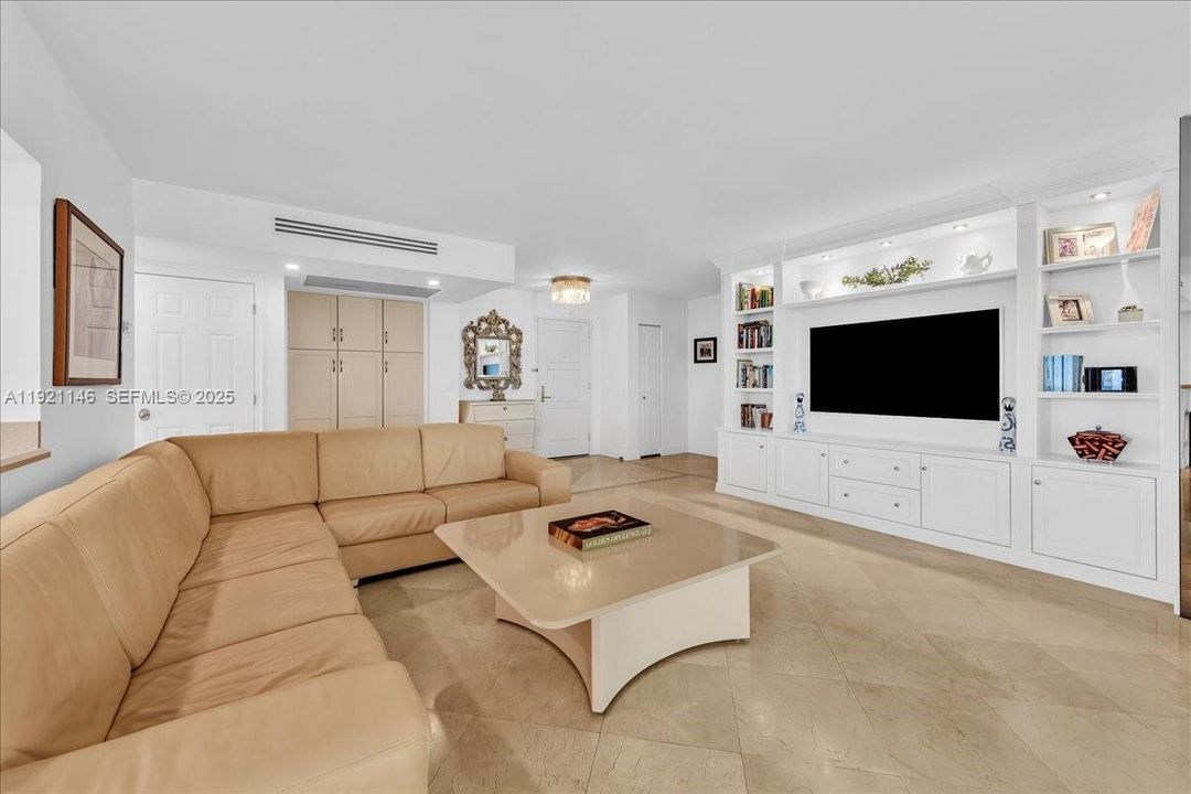 For Sale: $3,100,000 (3 beds, 2 baths, 1983 Square Feet)