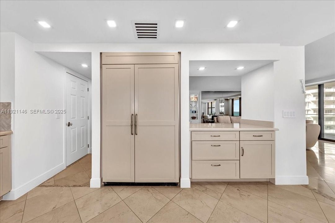 For Sale: $3,100,000 (3 beds, 2 baths, 1983 Square Feet)