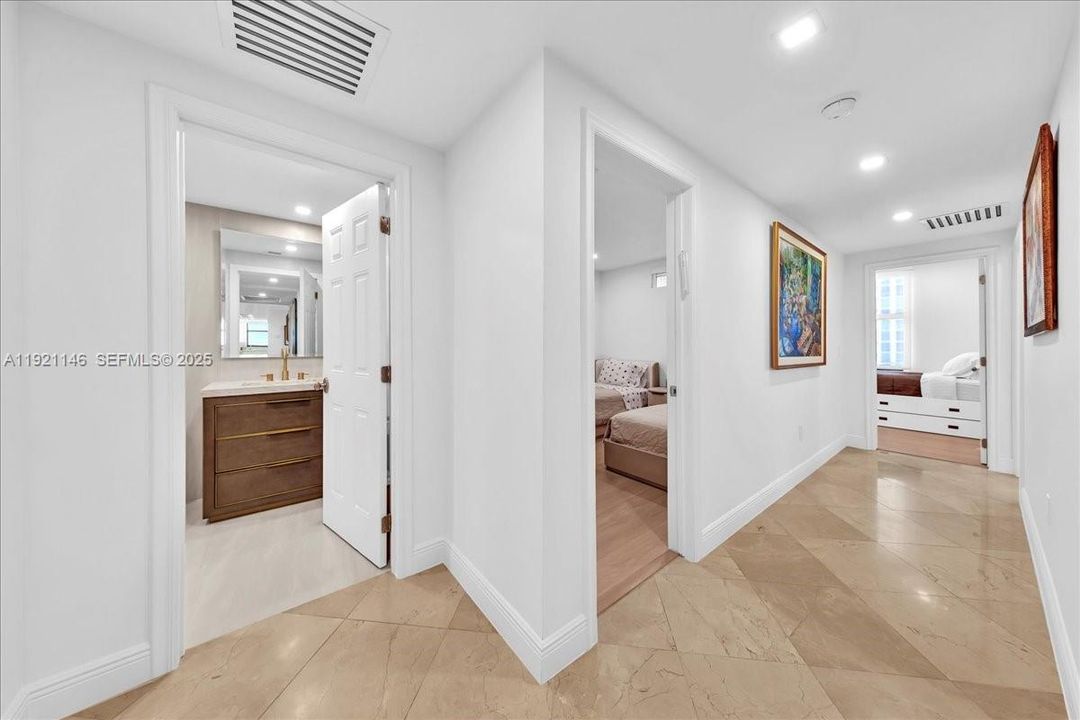 For Sale: $3,100,000 (3 beds, 2 baths, 1983 Square Feet)