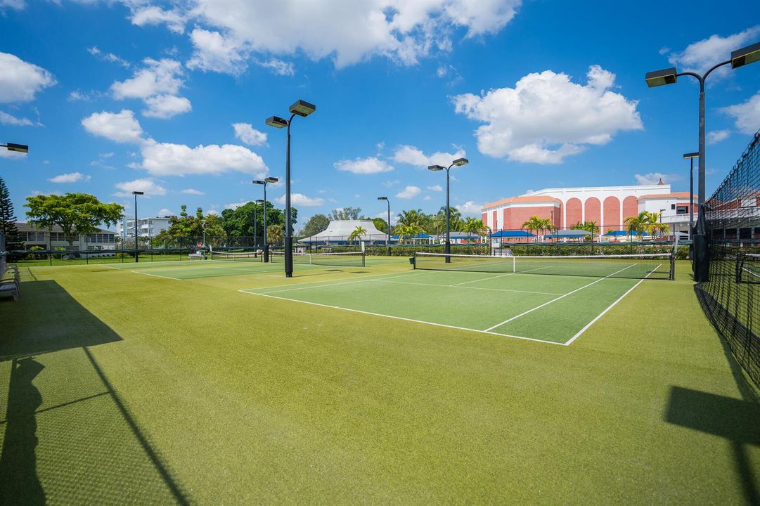 CLUBHOUSE TENNIS-1
