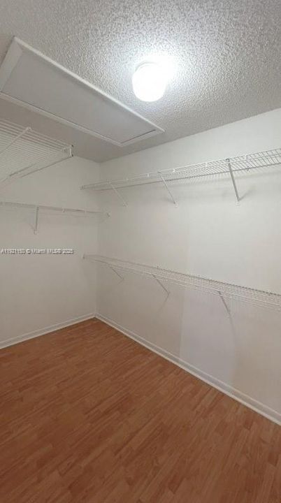 For Rent: $1,690 (1 beds, 1 baths, 841 Square Feet)