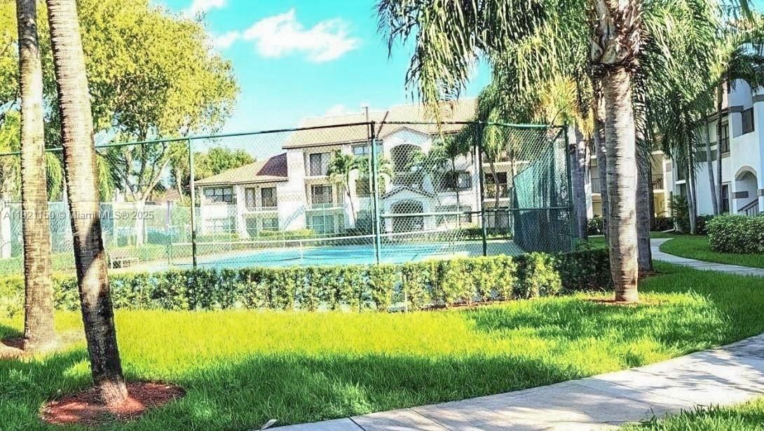 For Rent: $1,690 (1 beds, 1 baths, 841 Square Feet)