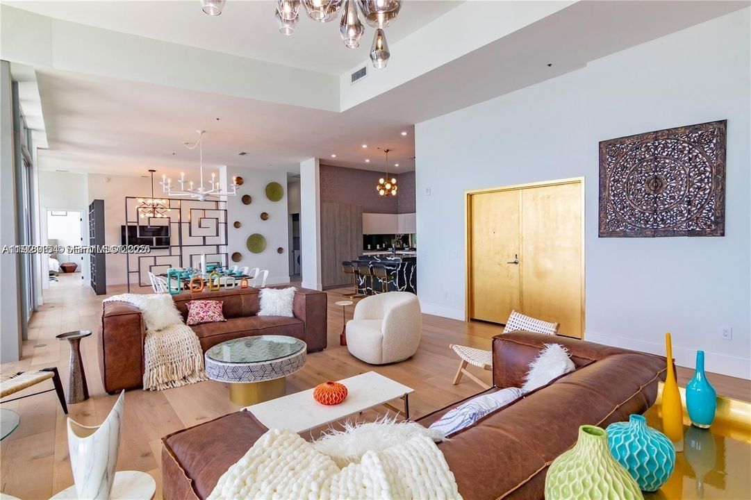 В аренду: $30,000 (5 спален, 5 ванн, 3633 Квадратных фут)