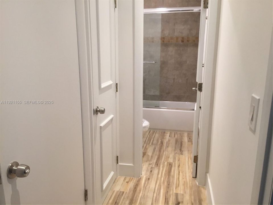 В аренду: $4,200 (3 спален, 3 ванн, 1269 Квадратных фут)