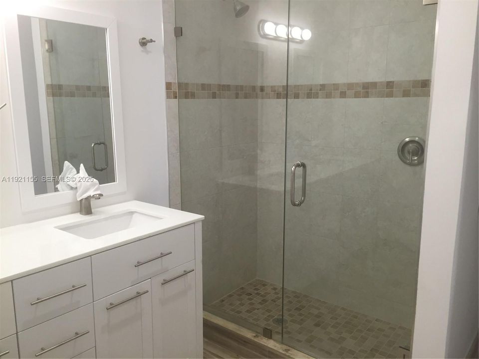 В аренду: $4,200 (3 спален, 3 ванн, 1269 Квадратных фут)