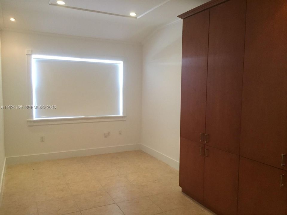 В аренду: $4,200 (3 спален, 3 ванн, 1269 Квадратных фут)