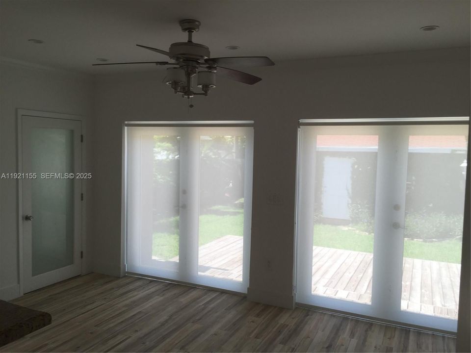 В аренду: $4,200 (3 спален, 3 ванн, 1269 Квадратных фут)