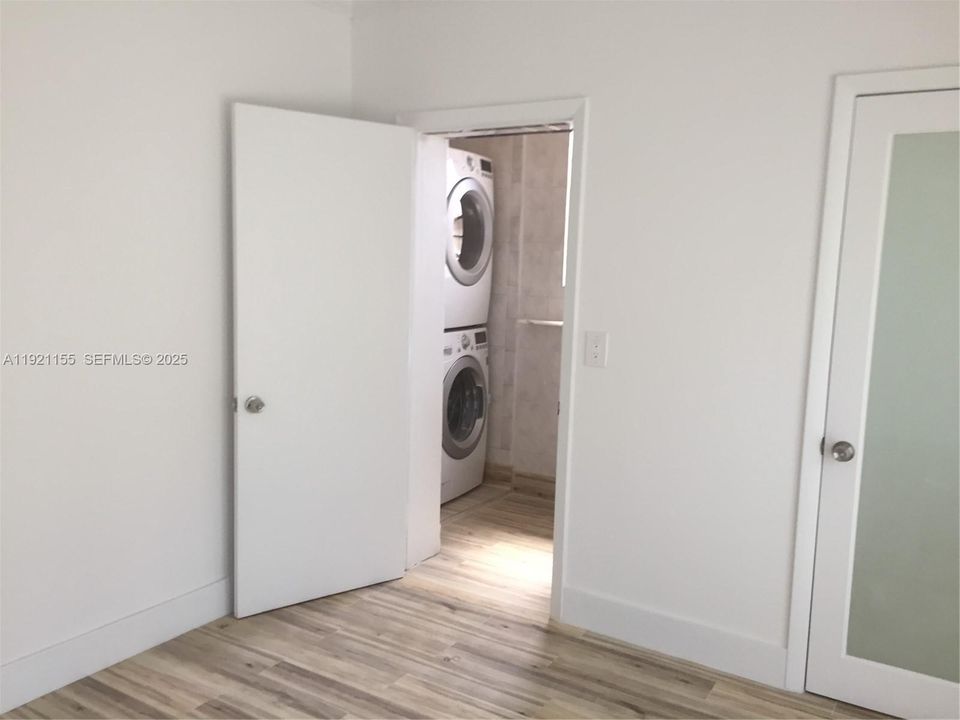 В аренду: $4,200 (3 спален, 3 ванн, 1269 Квадратных фут)