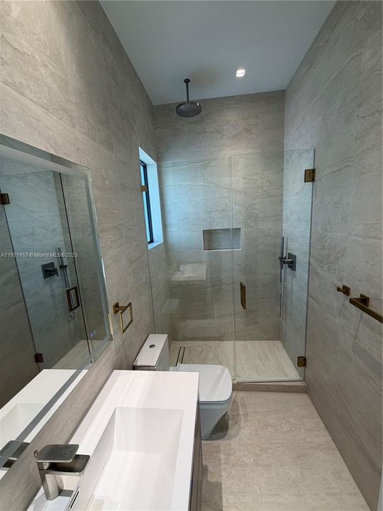 For Sale: $3,800,000 (5 beds, 5 baths, 3217 Square Feet)