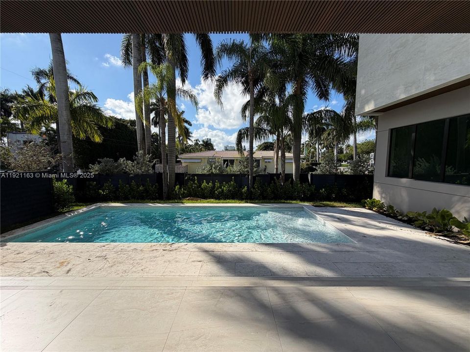 For Sale: $3,800,000 (5 beds, 5 baths, 3217 Square Feet)