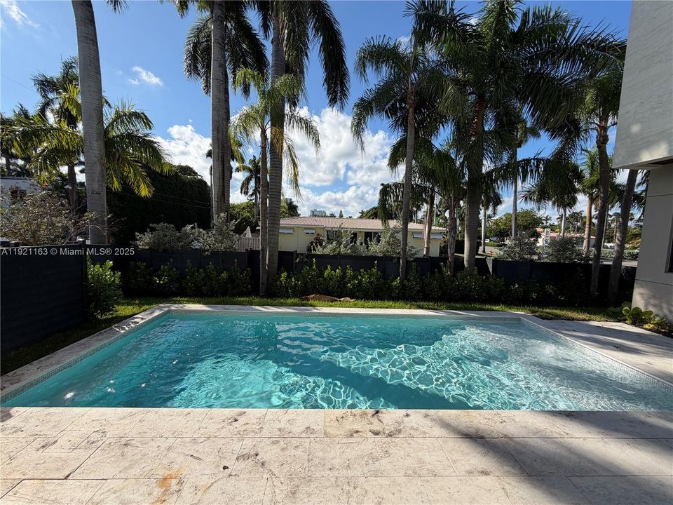 For Sale: $3,800,000 (5 beds, 5 baths, 3217 Square Feet)