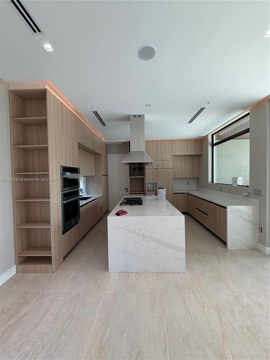 For Sale: $3,800,000 (5 beds, 5 baths, 3217 Square Feet)