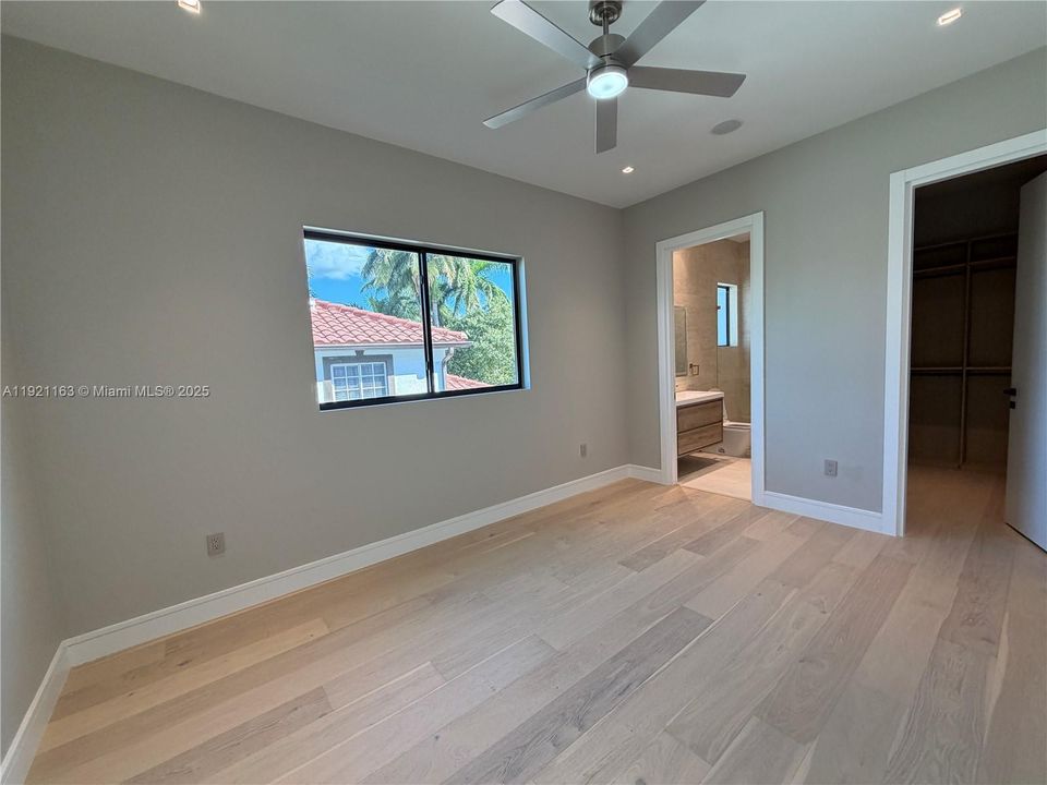 For Sale: $3,800,000 (5 beds, 5 baths, 3217 Square Feet)