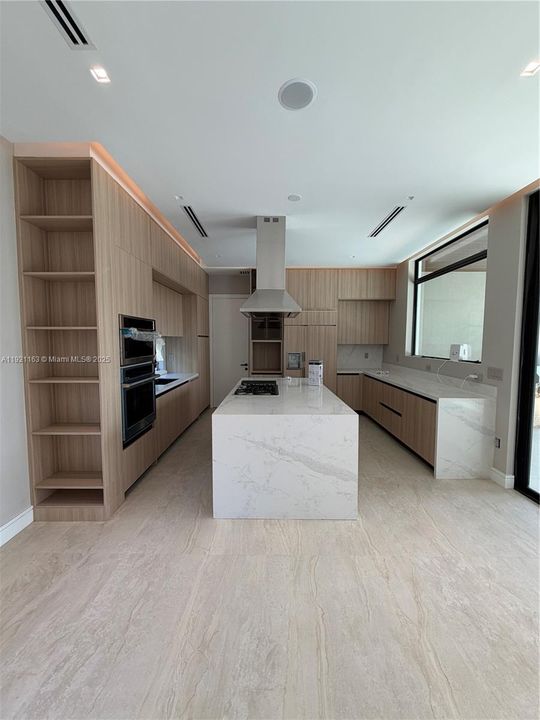 For Sale: $3,800,000 (5 beds, 5 baths, 3217 Square Feet)