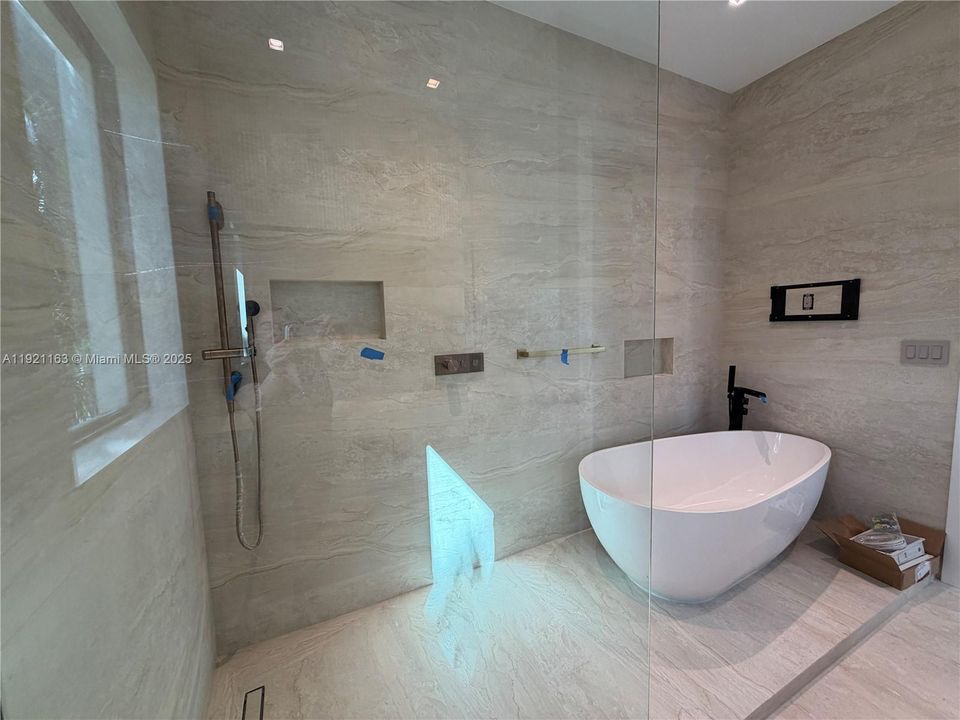 For Sale: $3,800,000 (5 beds, 5 baths, 3217 Square Feet)